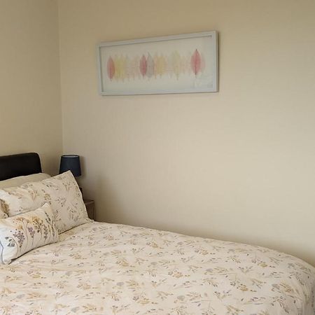 Meadow View Studio Apartment กิลลิงแฮม ภายนอก รูปภาพ